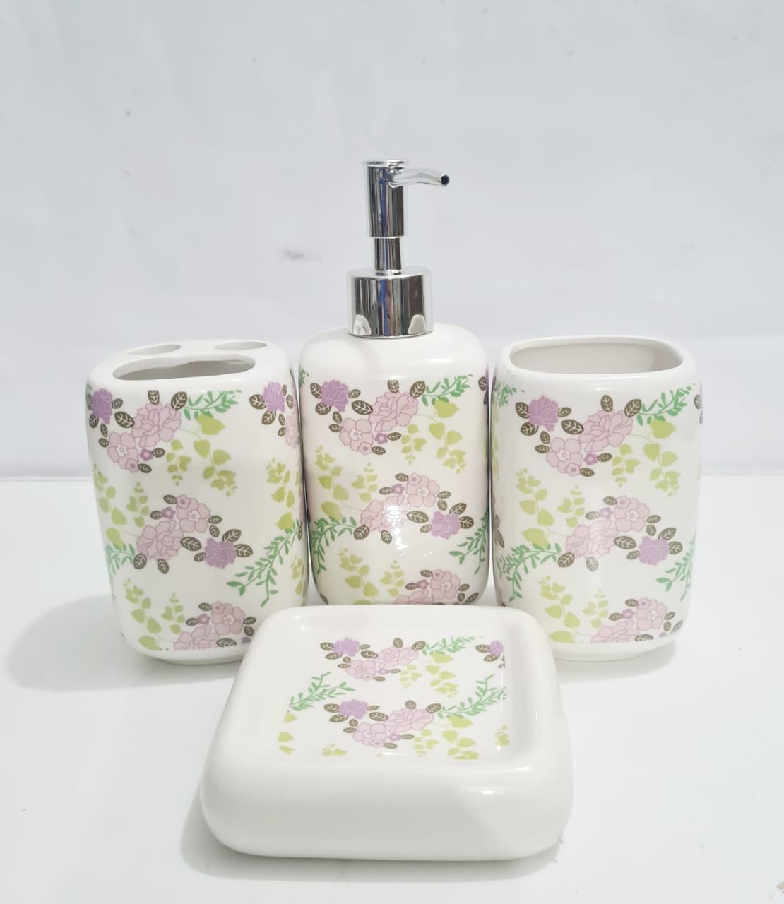 4 Pc Bath Set