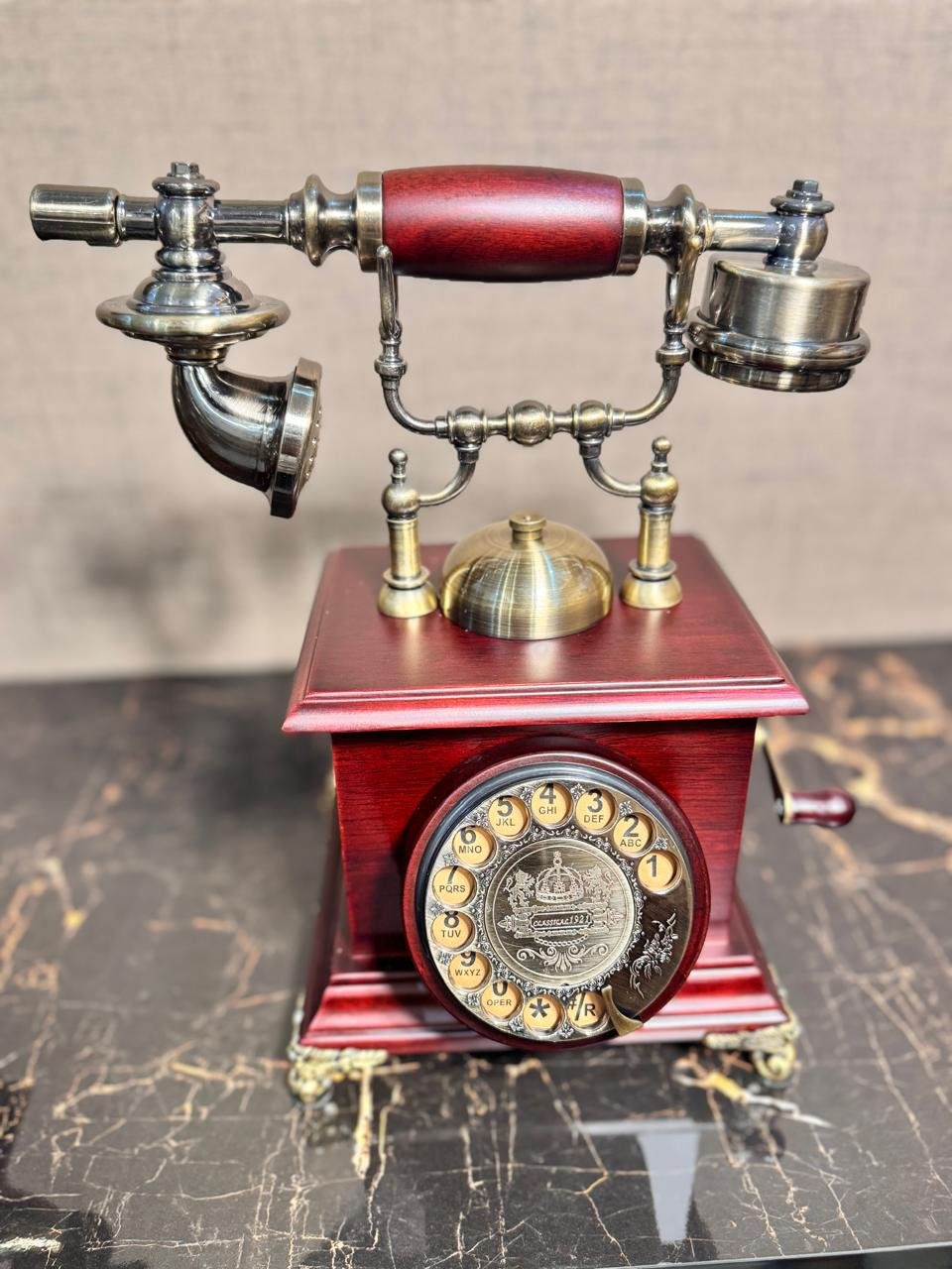 Vintage-Rotary-Telephone-Design-3