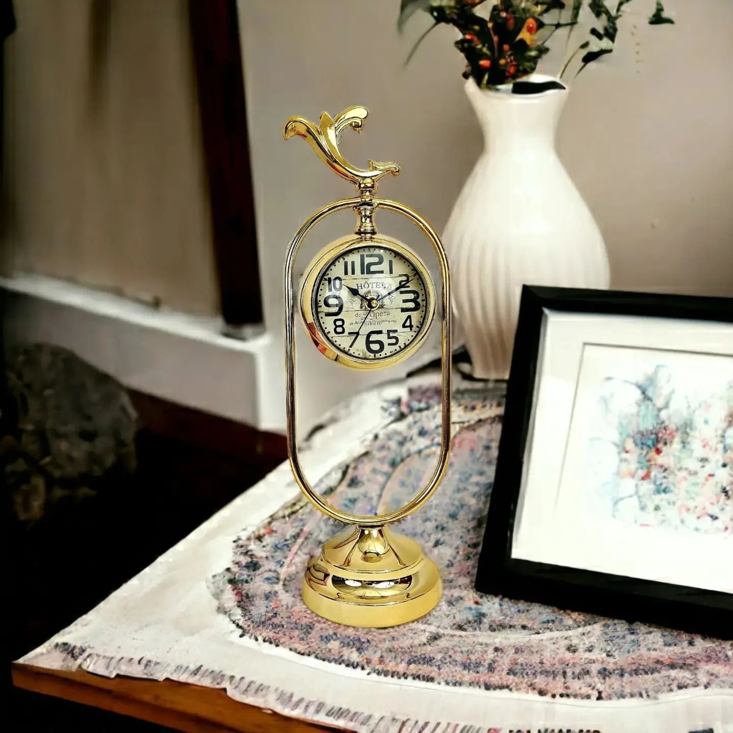 345068603_197344502658786_2275135857231945589_n.jpg Luxury Golden Table Clock - Image 1