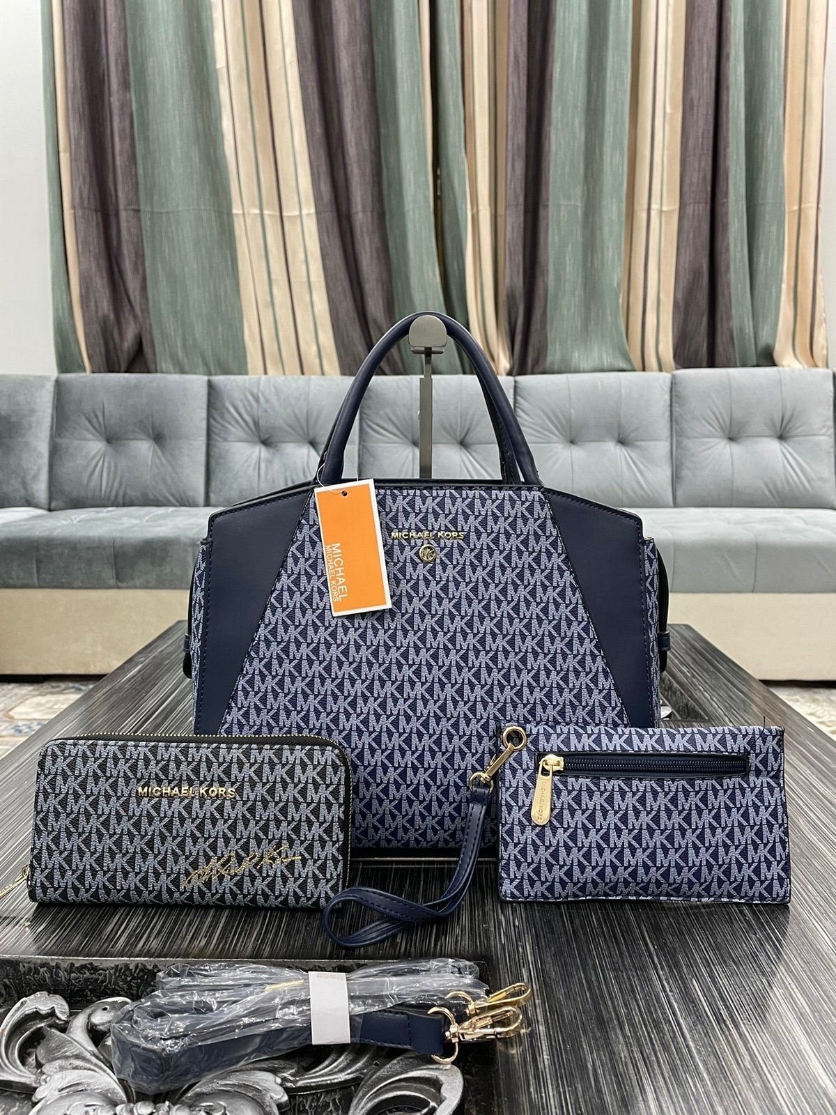 WhatsApp-Image-2023-06-12-at-8.59.18-PM.jpeg Ladies Satchel Bag Set of Three - Image 1