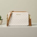Luxe Signature Crossbody Bag - Image 3